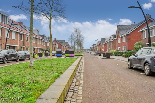 Medium property photo - Joris van Bodegomlaan 18, 3201 MH Spijkenisse